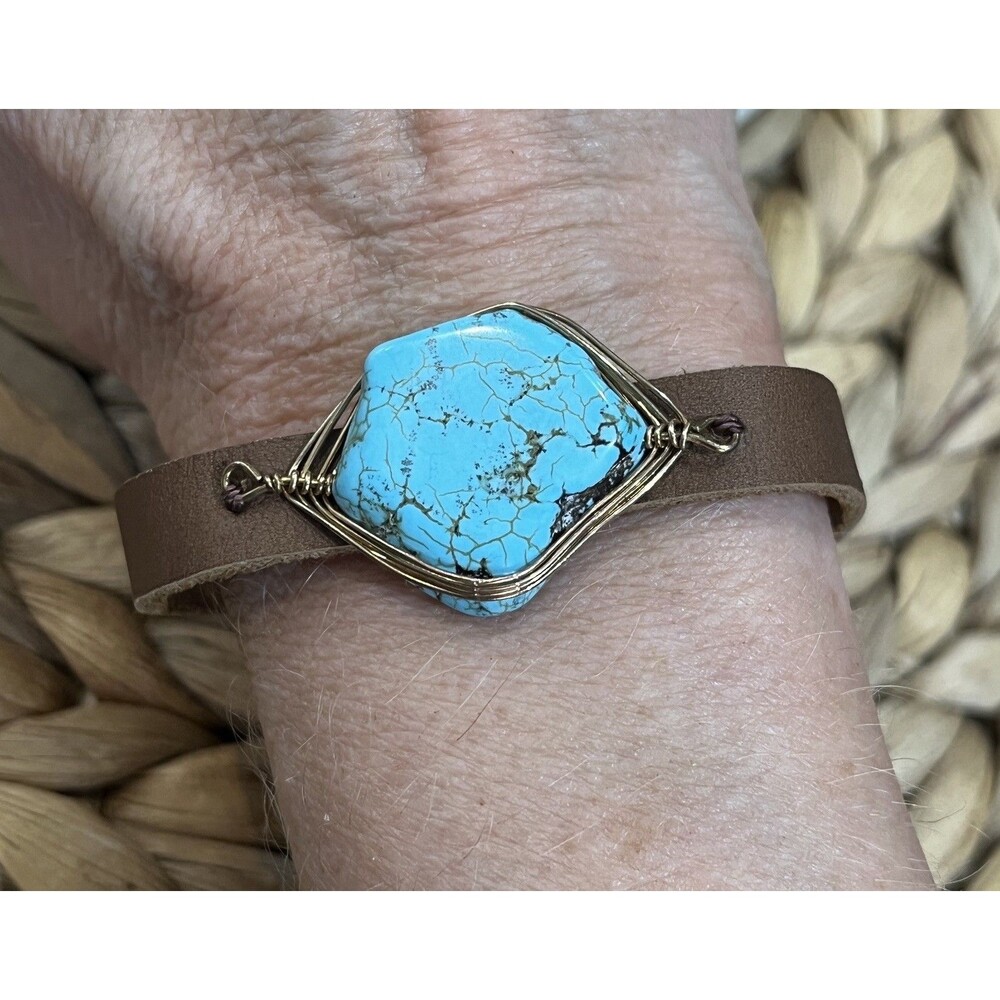 Gold Tone Wire Wrapped Turquoise Bracelet Adjustable Leather 7in ~ 9in Boho